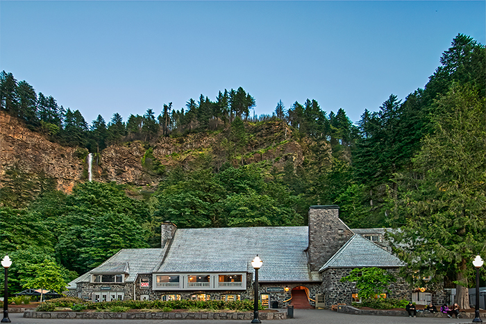 Multnomah Falls Lodge